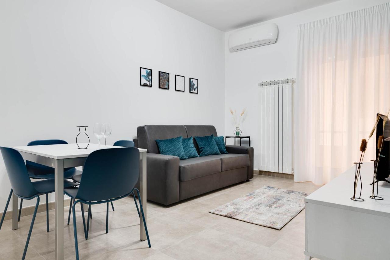 Storia & Mare - Free Parking - Castello Carlo V Apartment Crotone Luaran gambar